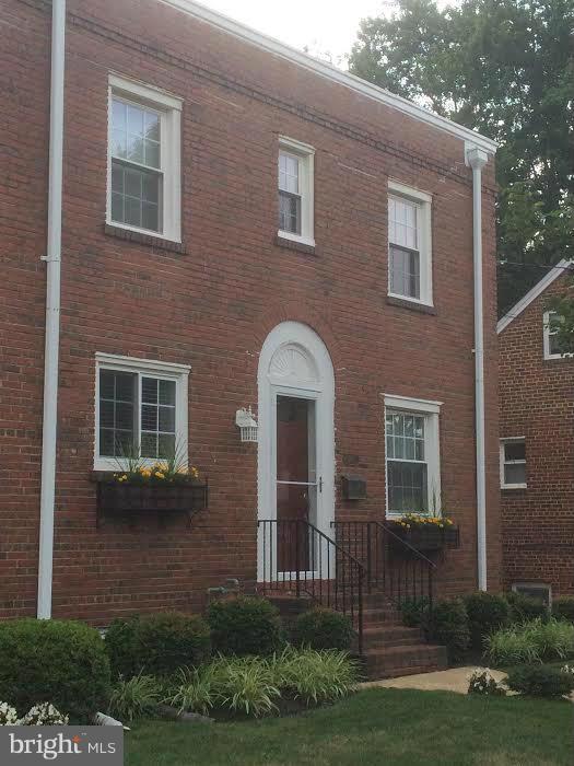 ROSEMONT PARK - Residential Lease