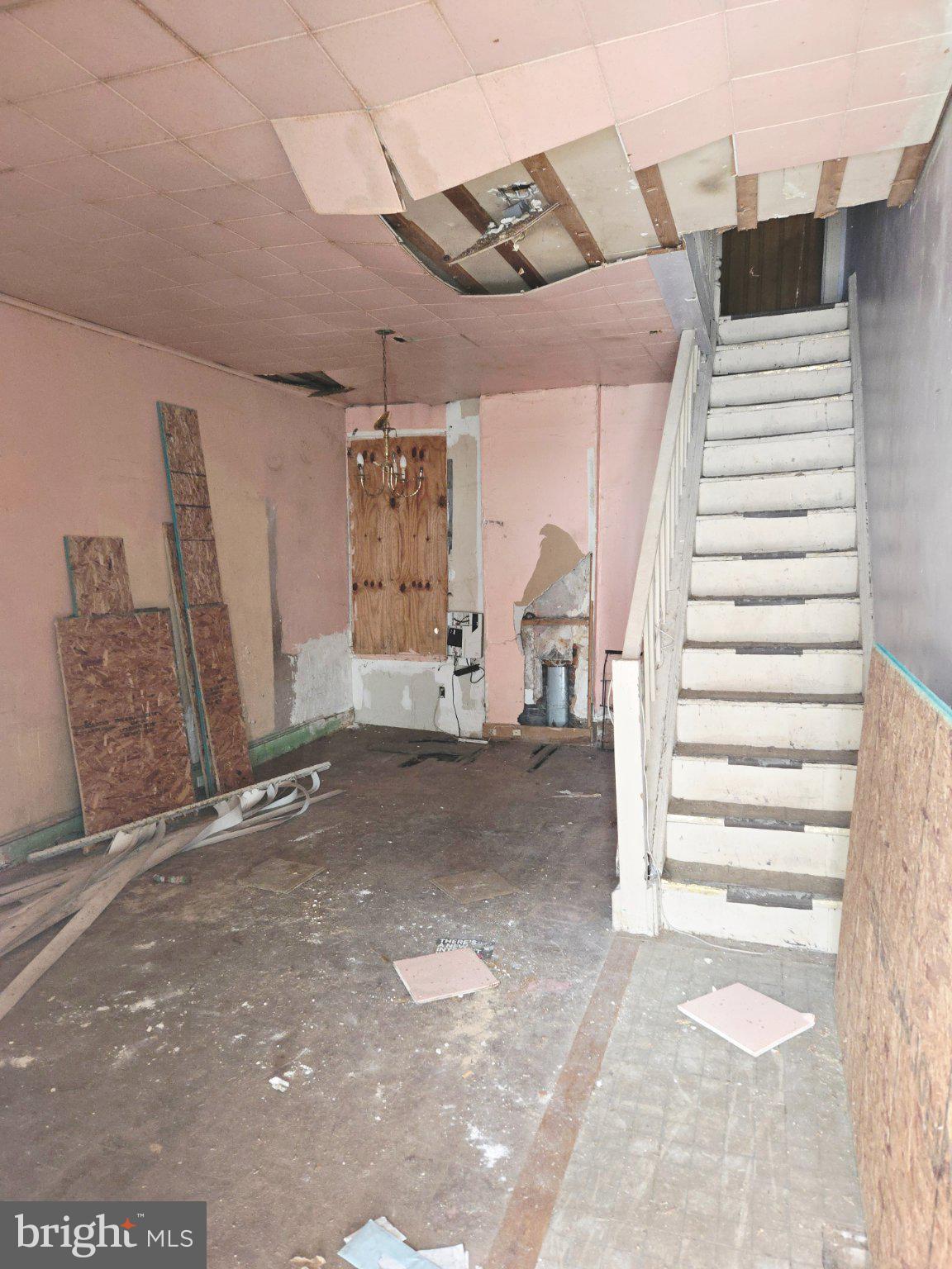 2564 N BANCROFT STREET