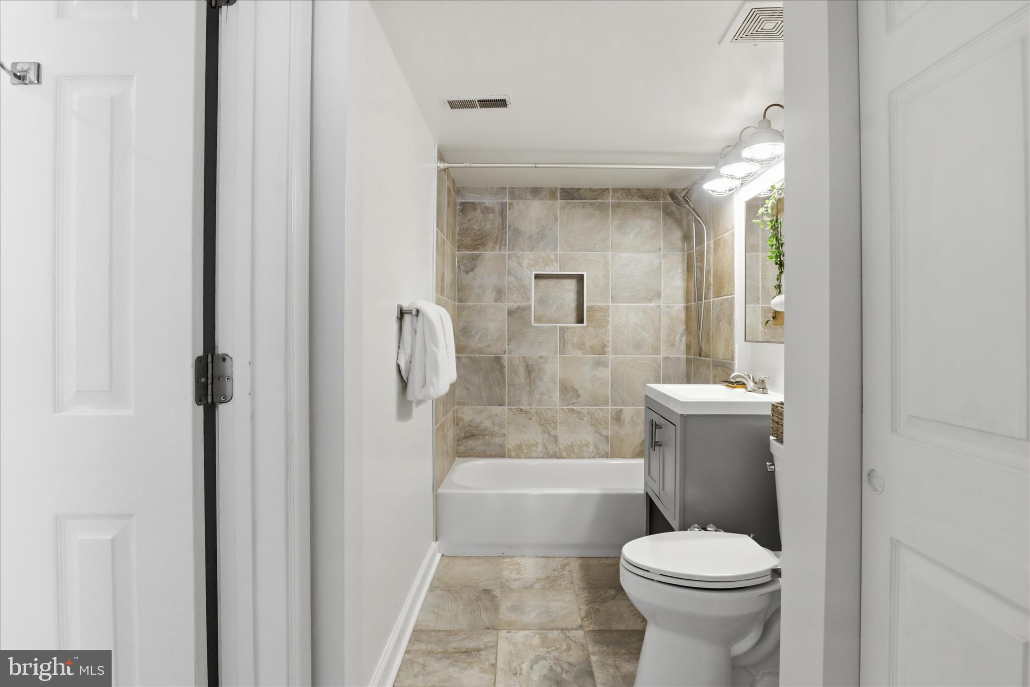 PARKSIDE AT ALEXANDRIA - Residential