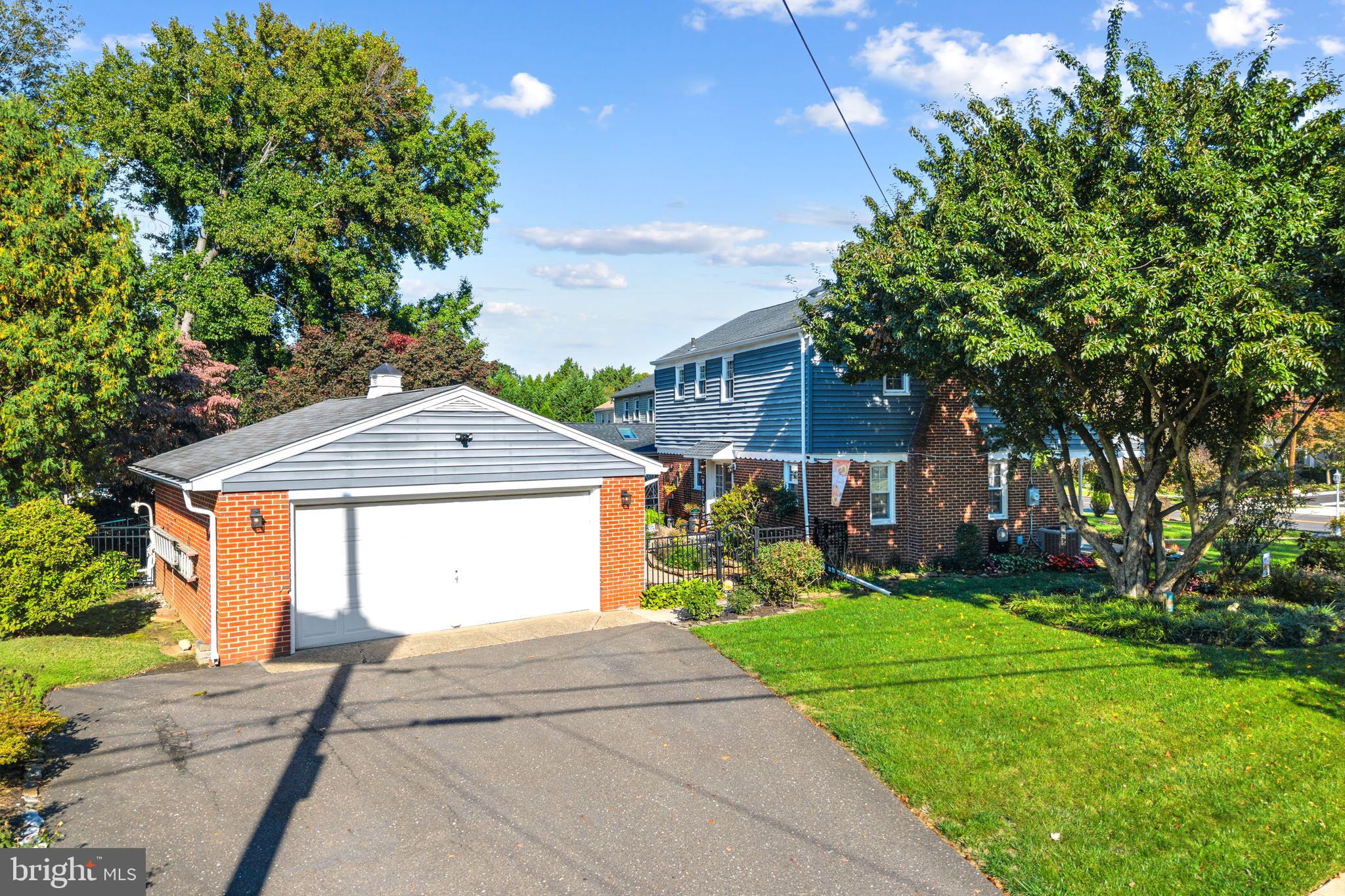 306 W PARK BOULEVARD