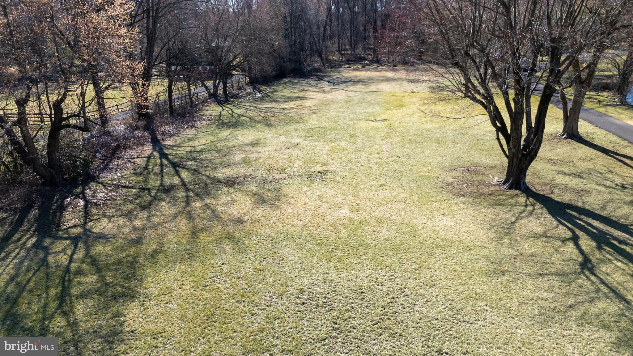 Beautiful, level 3.12 acre lot awaiting your dream home in excellent Horsham location, near border with Upper Dublin and close to excellent shopping and restaurants, with easy access to major routes including the PA turnpike. Public water and sewer is available.