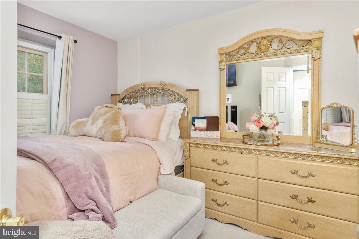 NORTH GATE TOWNE HOMES - Residential