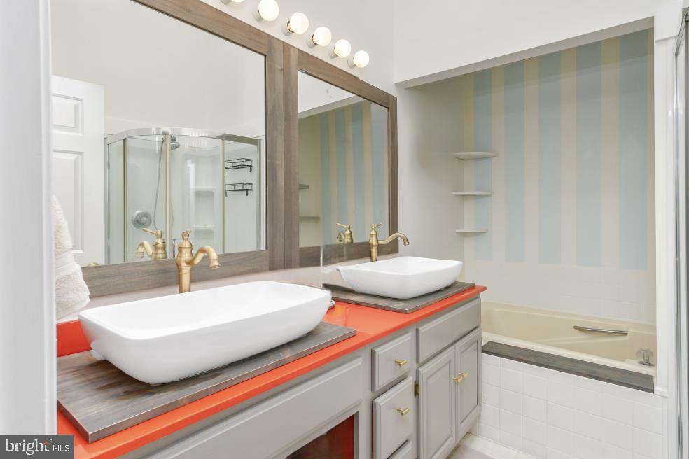 NORTH GATE TOWNE HOMES - Residential