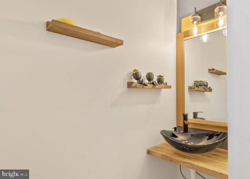 NORTH GATE TOWNE HOMES - Residential