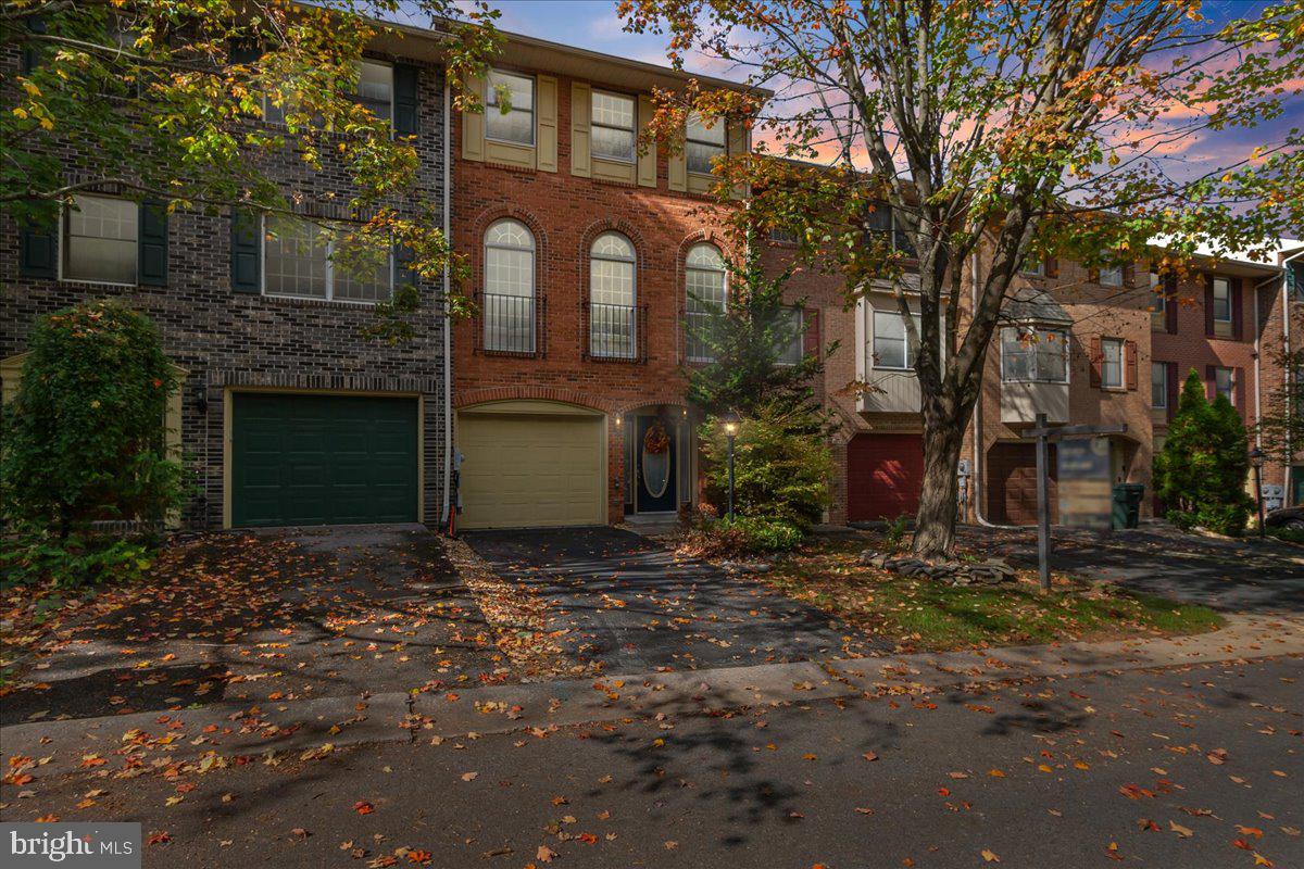 NORTH GATE TOWNE HOMES - Residential