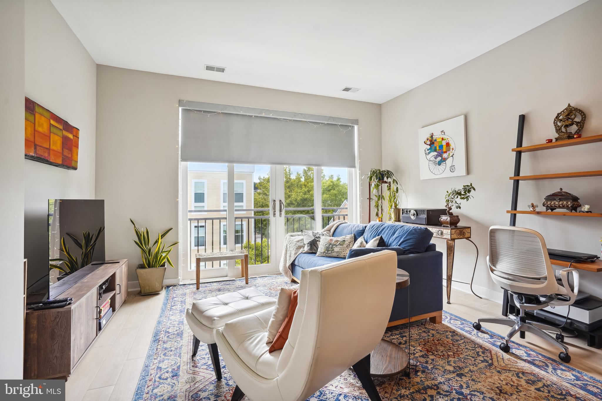 TRAFALGAR FLATS - Residential