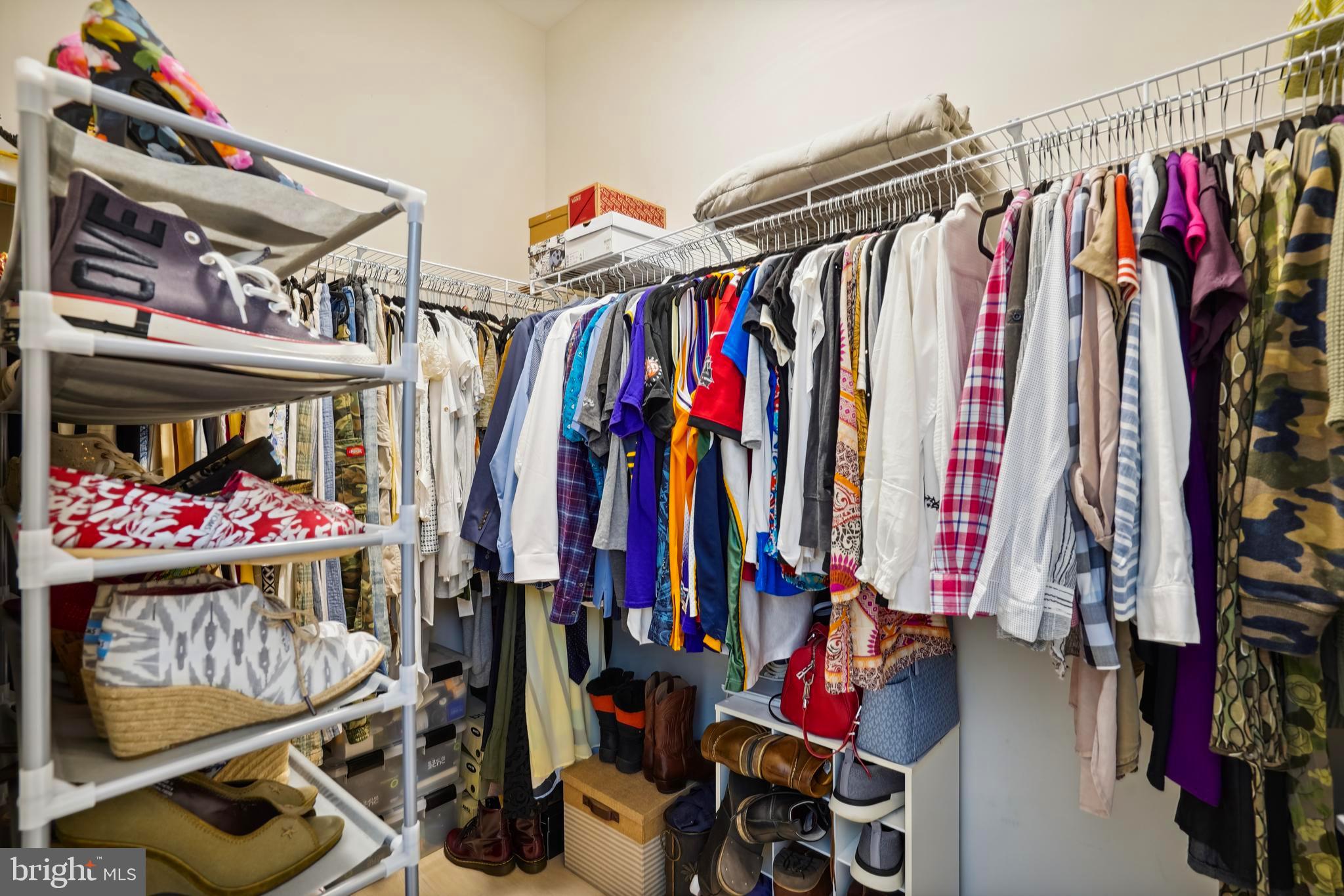 TRAFALGAR FLATS - Residential