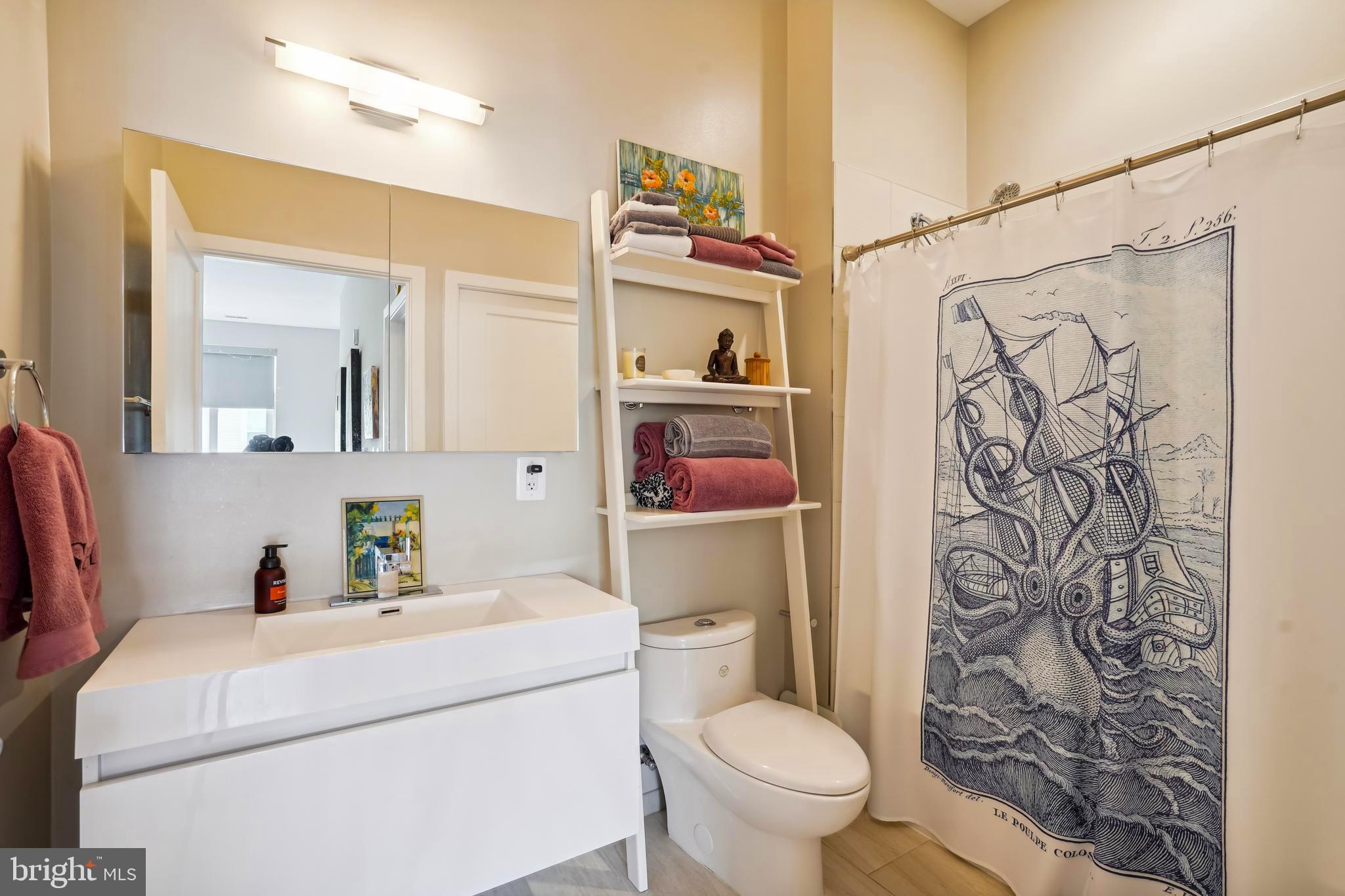 TRAFALGAR FLATS - Residential