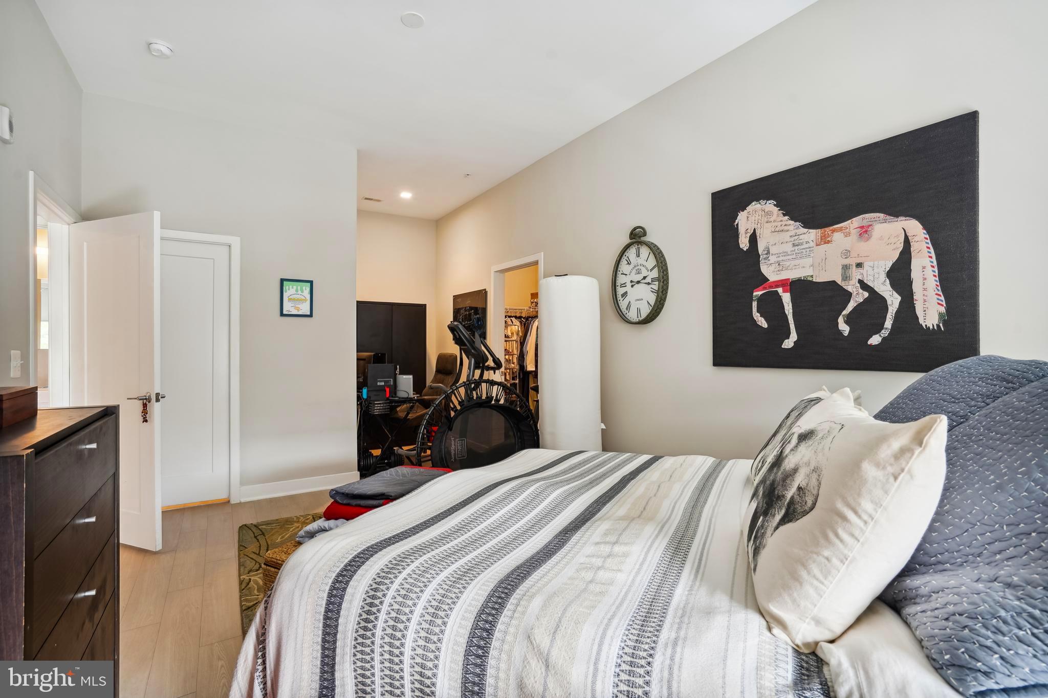 TRAFALGAR FLATS - Residential