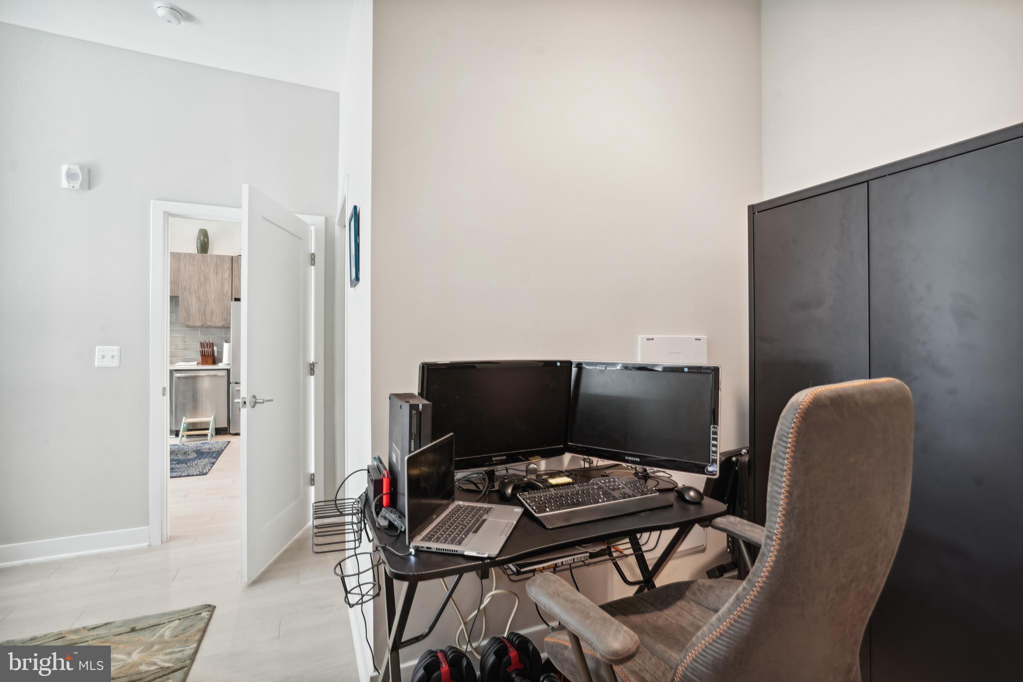 TRAFALGAR FLATS - Residential