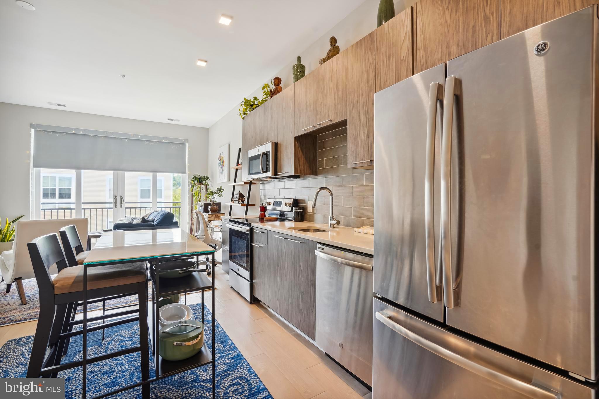 TRAFALGAR FLATS - Residential