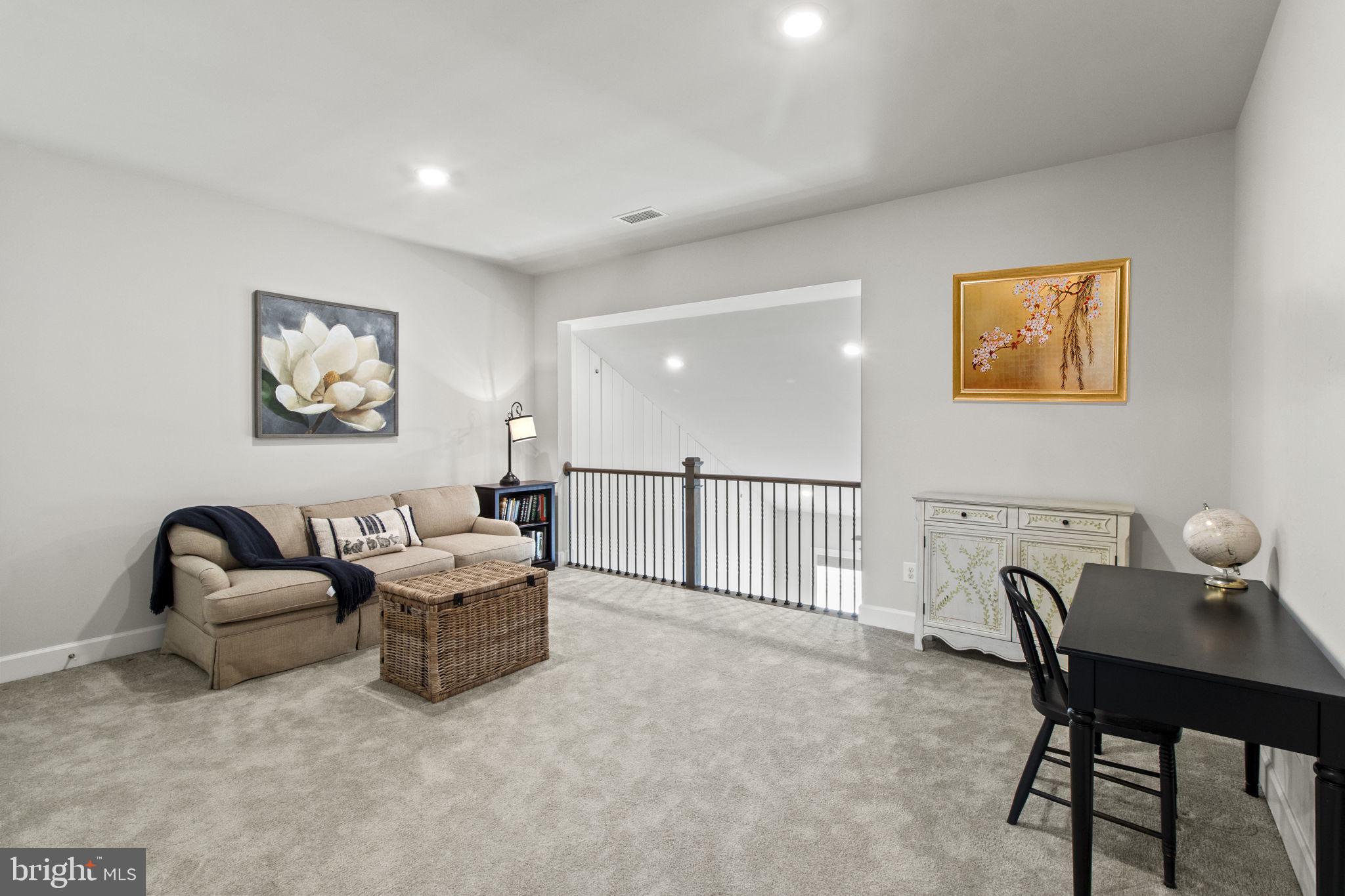 WAYNE GLEN - Residential