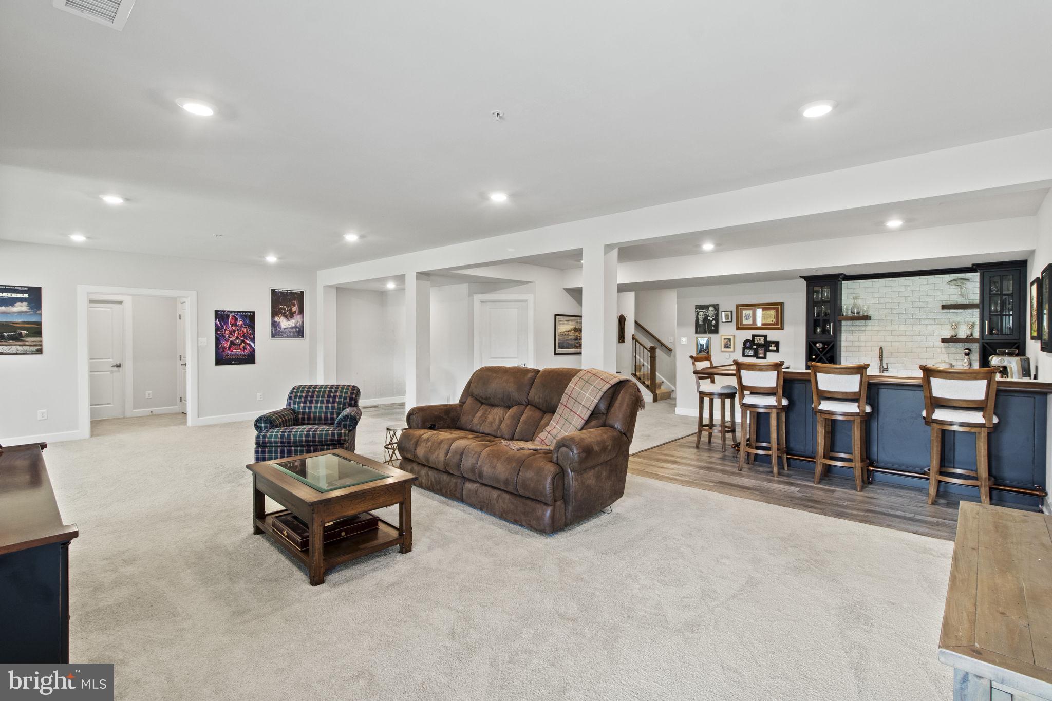 WAYNE GLEN - Residential