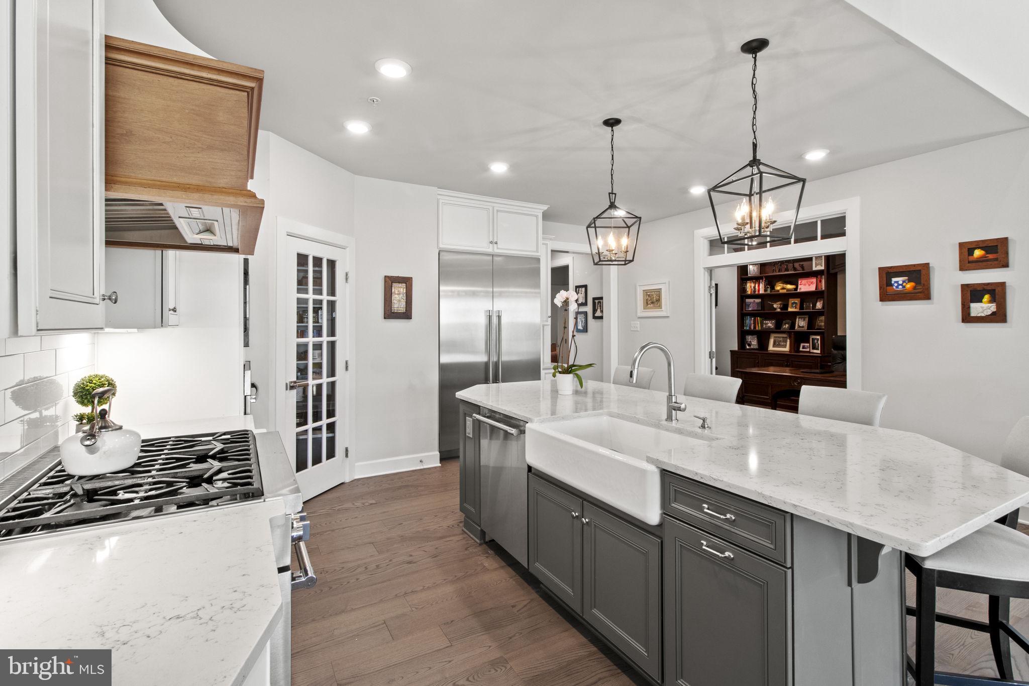 WAYNE GLEN - Residential