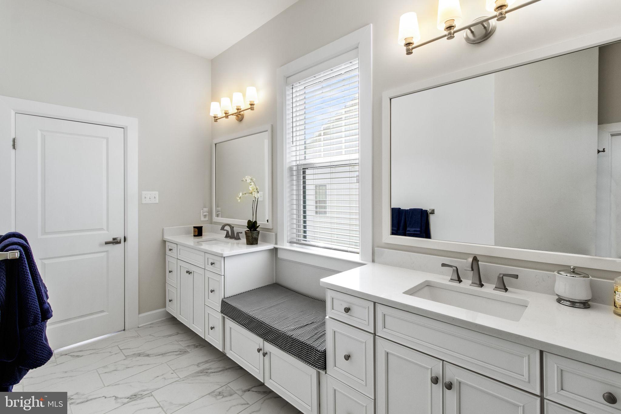 WAYNE GLEN - Residential