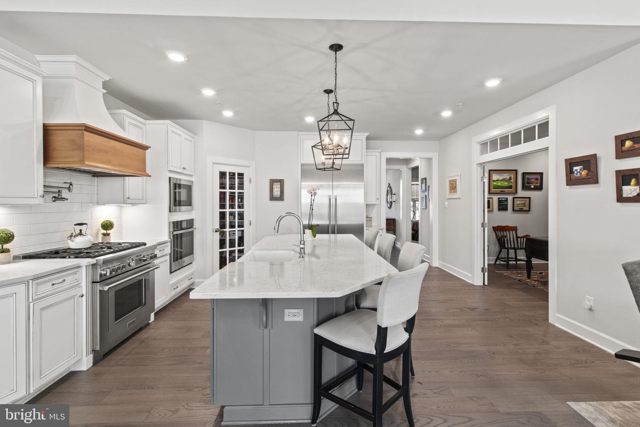 WAYNE GLEN - Residential