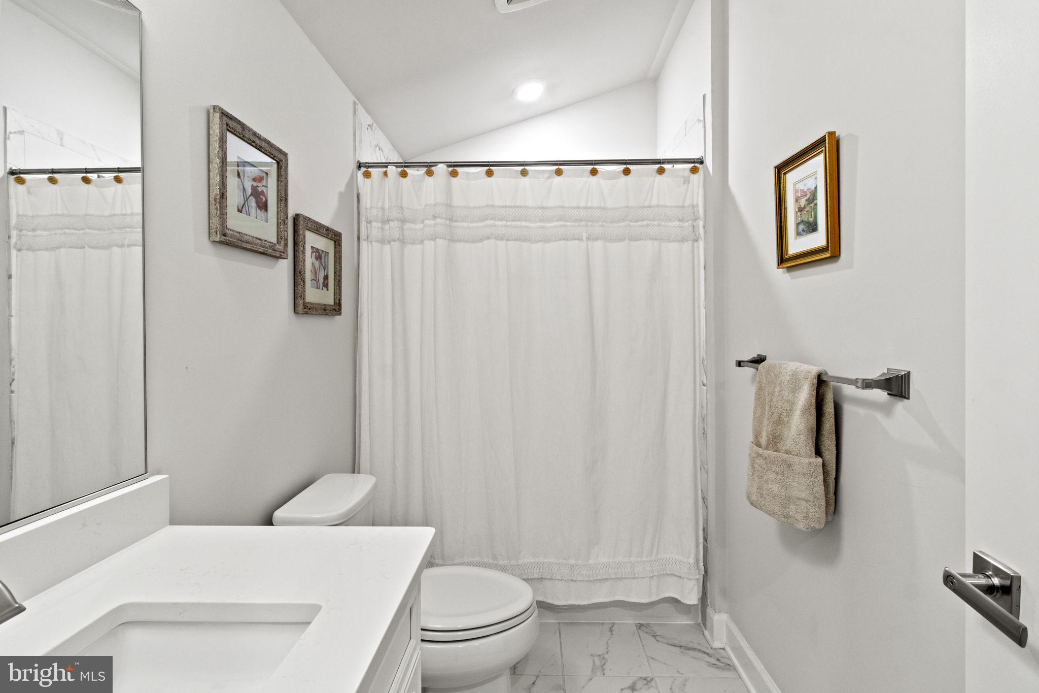 WAYNE GLEN - Residential