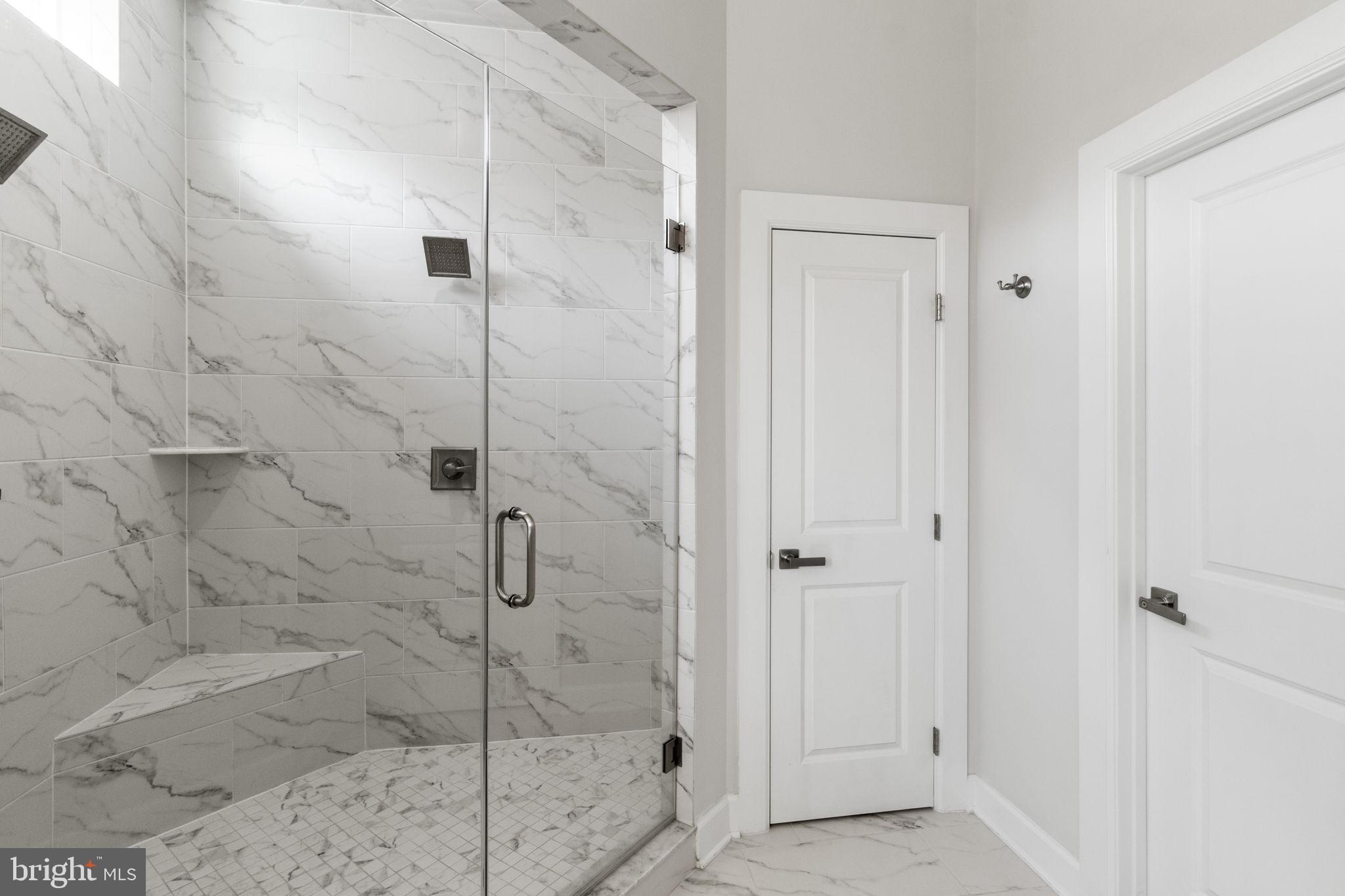 WAYNE GLEN - Residential