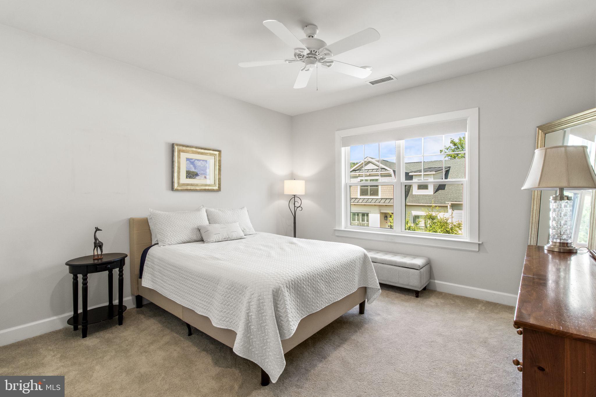 WAYNE GLEN - Residential