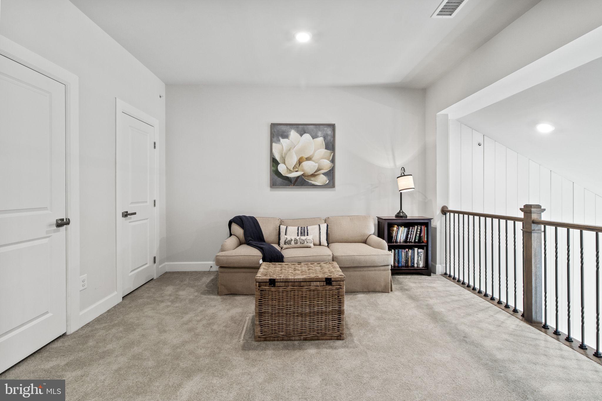 WAYNE GLEN - Residential