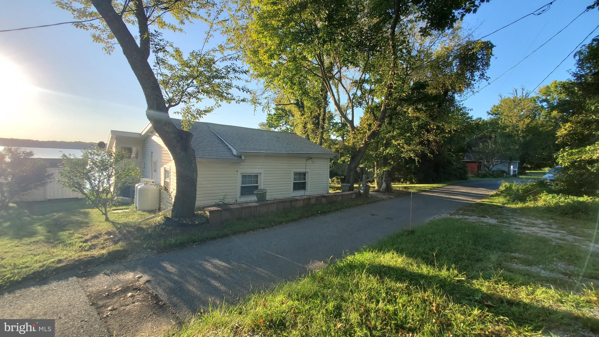 437 W LEWIS SHORE ROAD