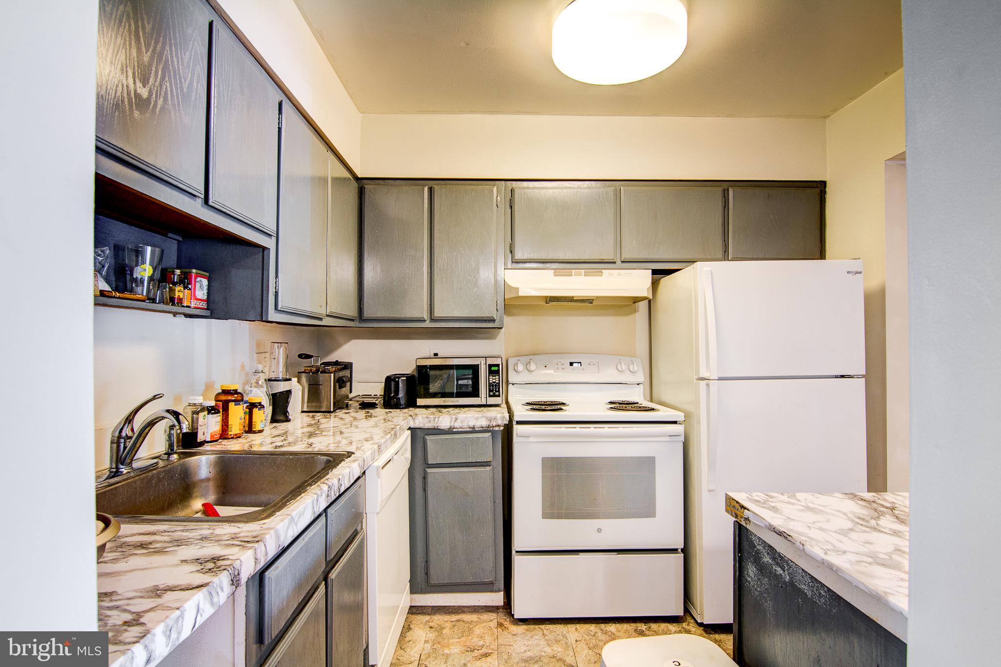 TREETOP CONDO - Residential