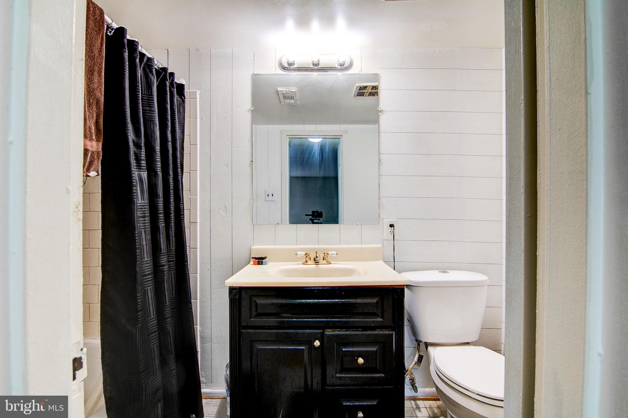 TREETOP CONDO - Residential