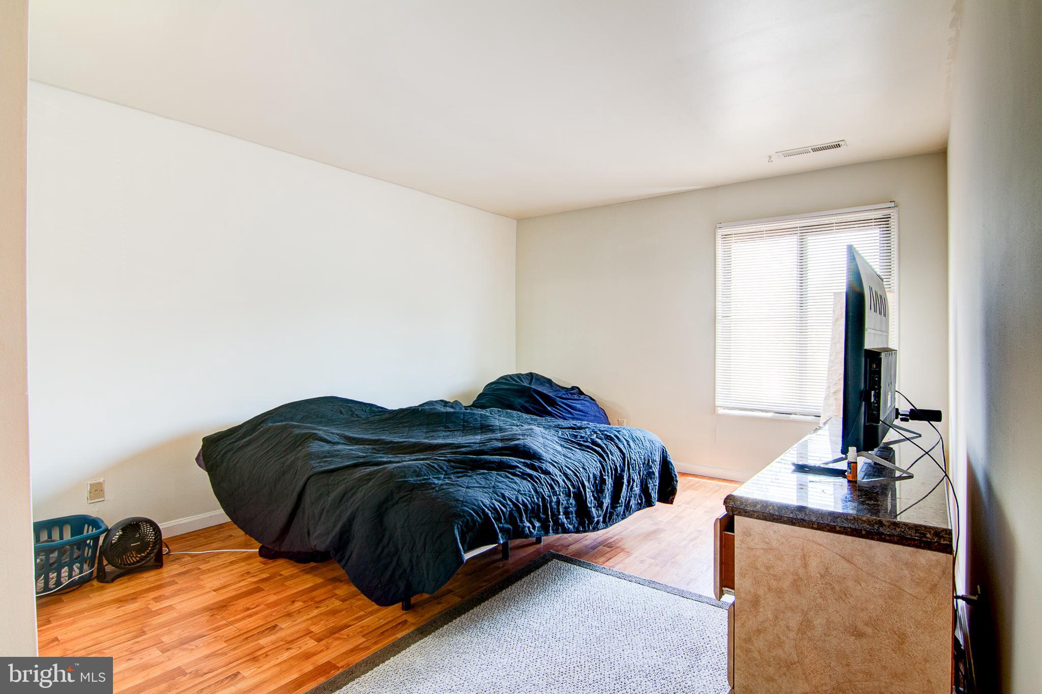 TREETOP CONDO - Residential