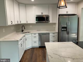 PARKLAWN - Residential Lease