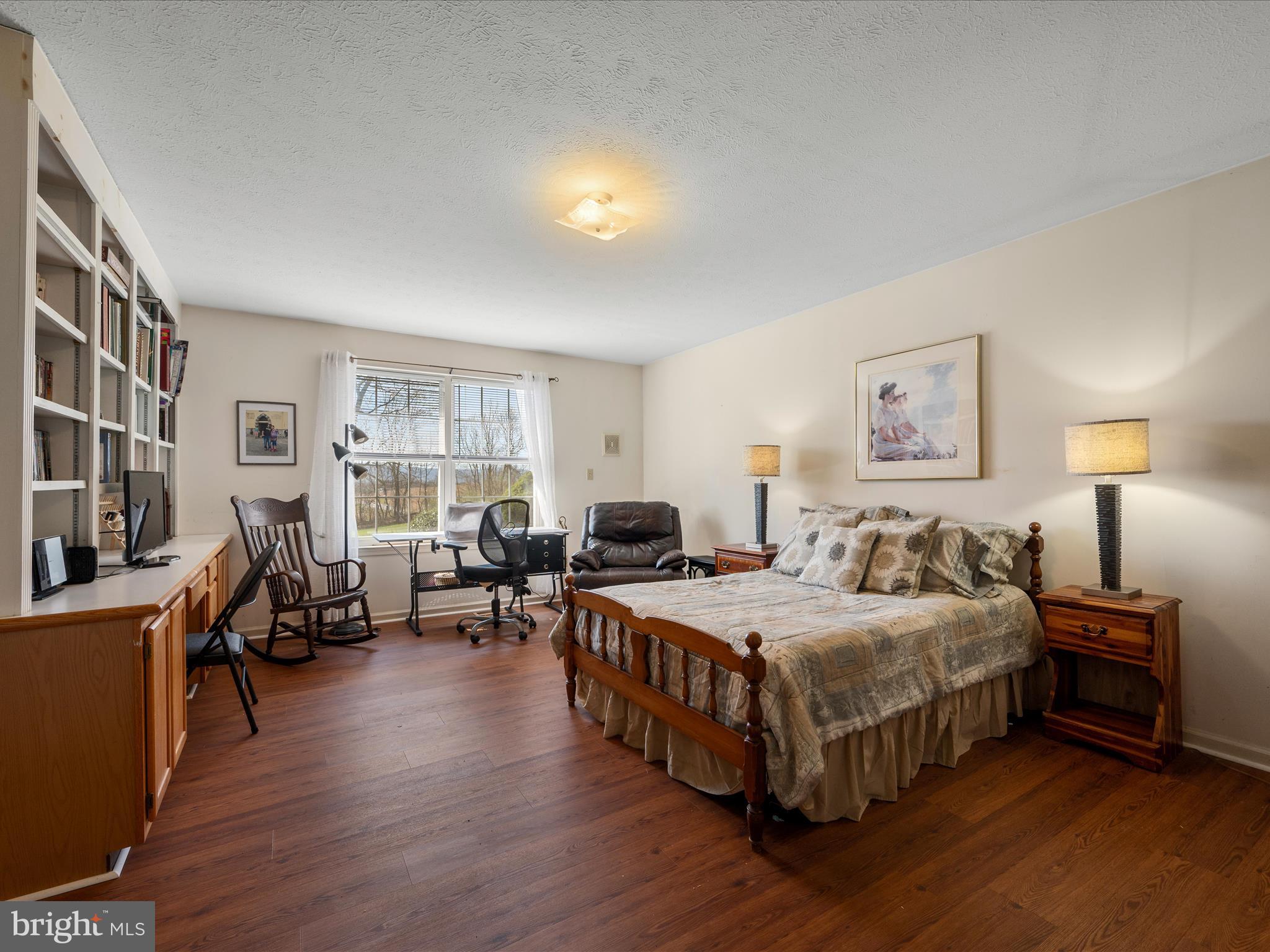 BATTLETOWN - Residential