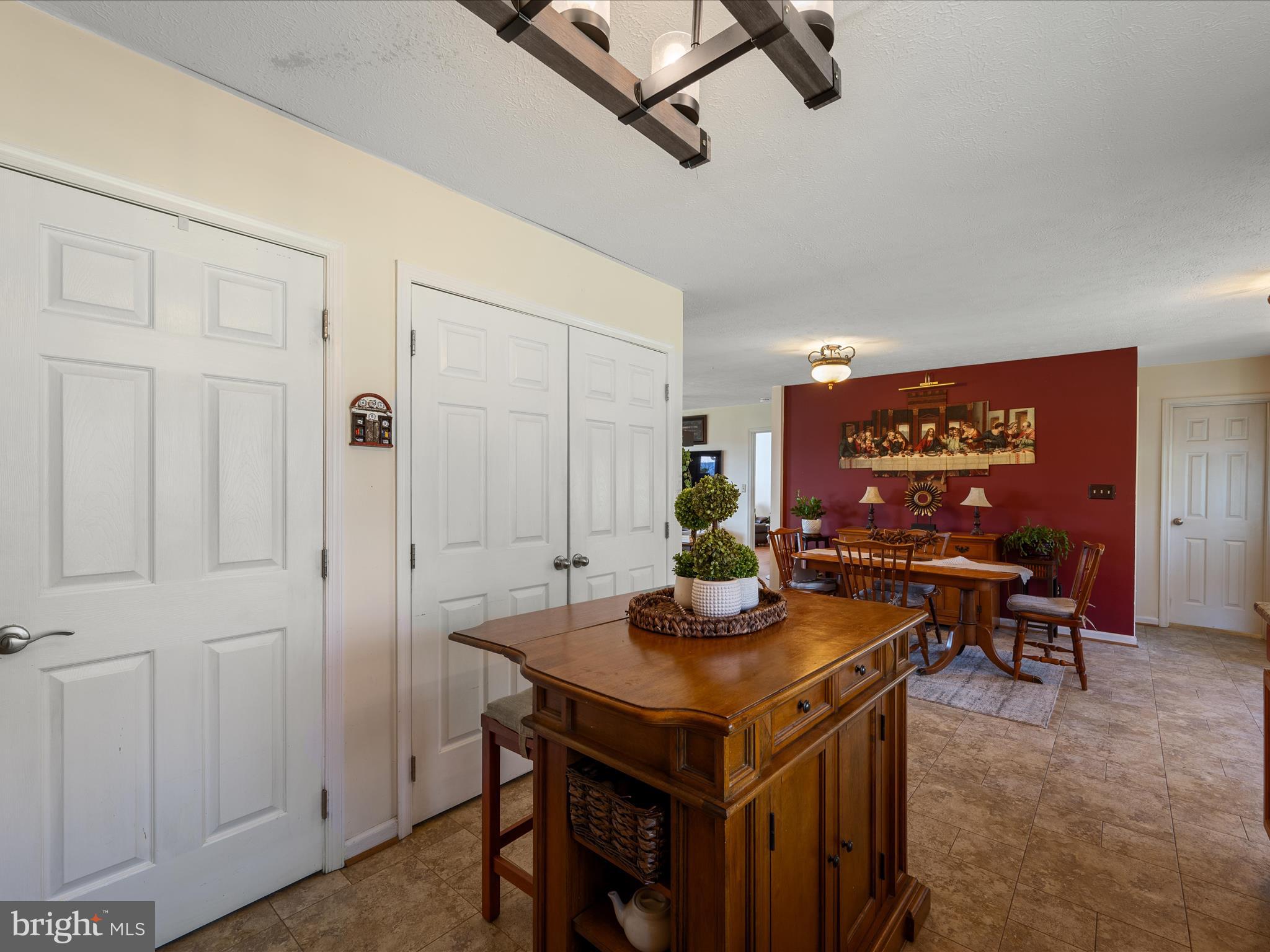 BATTLETOWN - Residential