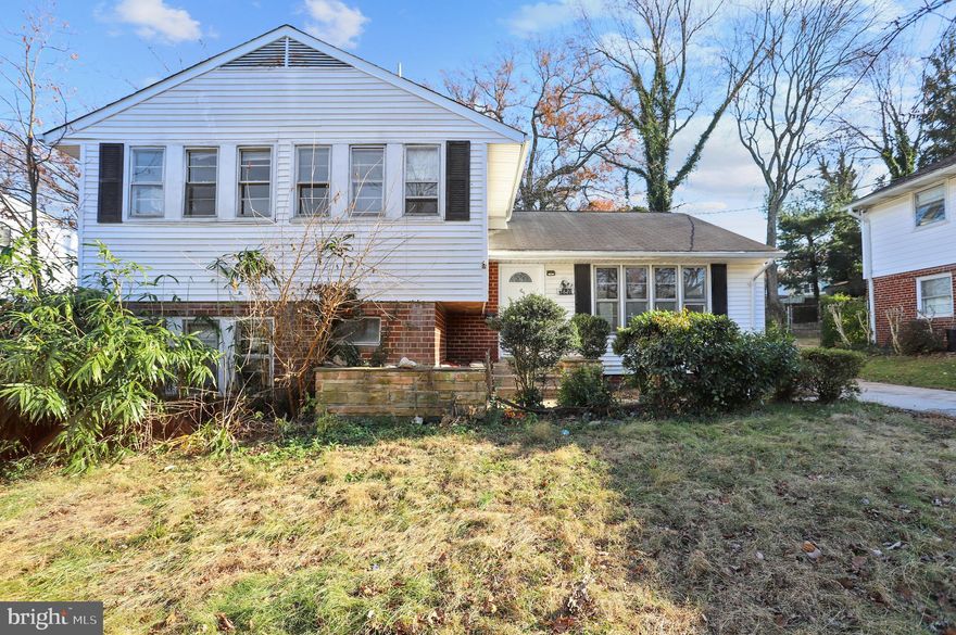 SPLIT LEVEL, BEAUTIFUL HOUSE. HARDWOOD FLOORS, SEPARATE LIVING AND DINING ROOMS. IN-LAWS  IN THE BASEMENT WITH FIRE PLACE. WASHER AND DRYER AND GOOD SIZE FULL BATH AND WALK OUT TO THE BEAUTIFUL BACK YARD. VERY CONVENIENT TO THE PUBLIC TRANSPORTATION,I-295,495, SHOPS AND UMDCP BUS LINE. FRESH PAINT.  A GREAT PROPERTY, BUT SELLING IN STICTLY AS IS CONDTION