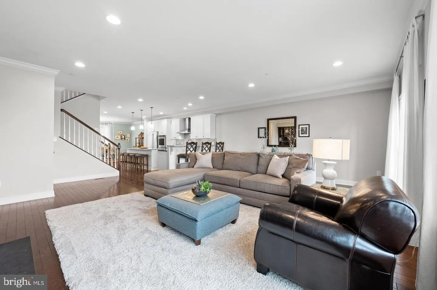 Wayne, Pennsylvania 19087, United States, 4 Bedrooms Bedrooms, ,4 BathroomsBathrooms,Residential,Pending,185577