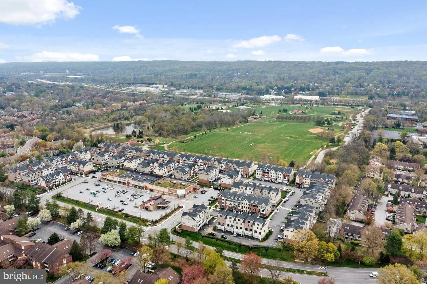 Wayne, Pennsylvania 19087, United States, 4 Bedrooms Bedrooms, ,4 BathroomsBathrooms,Residential,Pending,185577