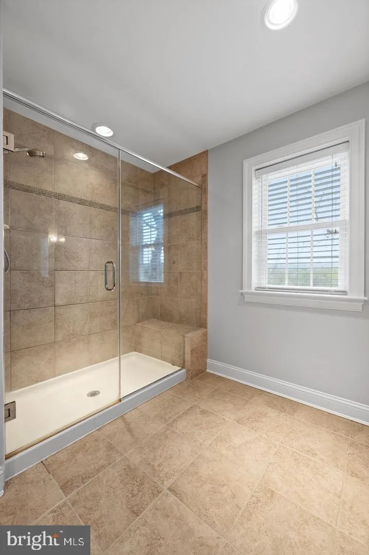 Wayne, Pennsylvania 19087, United States, 4 Bedrooms Bedrooms, ,4 BathroomsBathrooms,Residential,Pending,185577