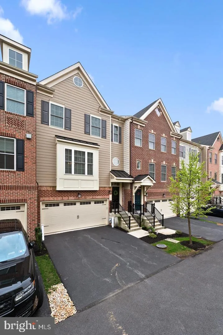 Wayne, Pennsylvania 19087, United States, 4 Bedrooms Bedrooms, ,4 BathroomsBathrooms,Residential,Pending,185577