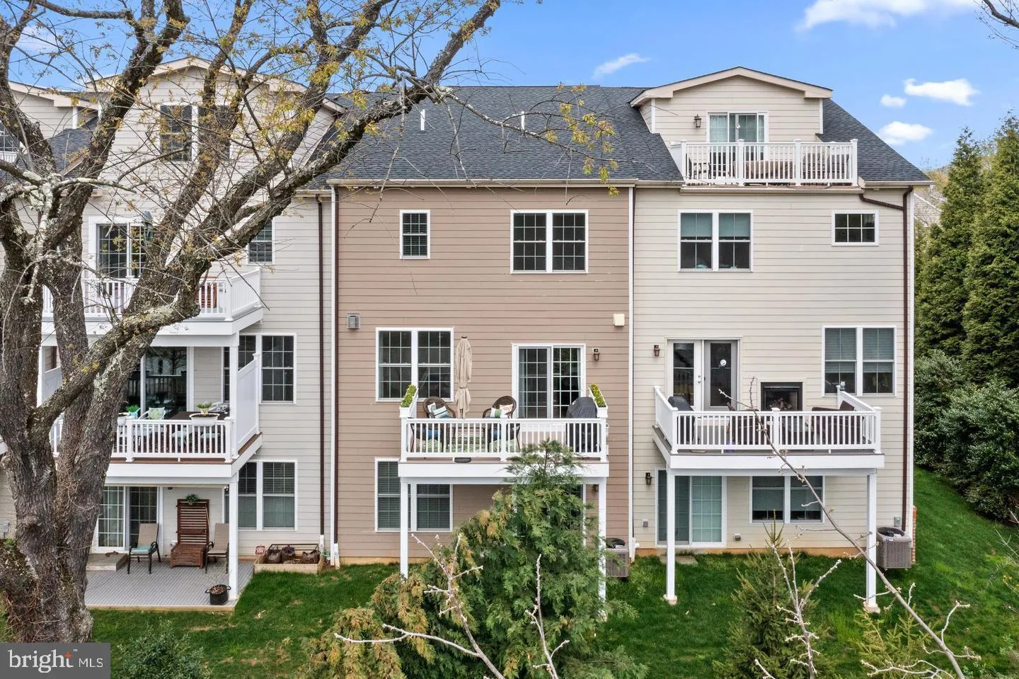 Wayne, Pennsylvania 19087, United States, 4 Bedrooms Bedrooms, ,4 BathroomsBathrooms,Residential,Pending,185577