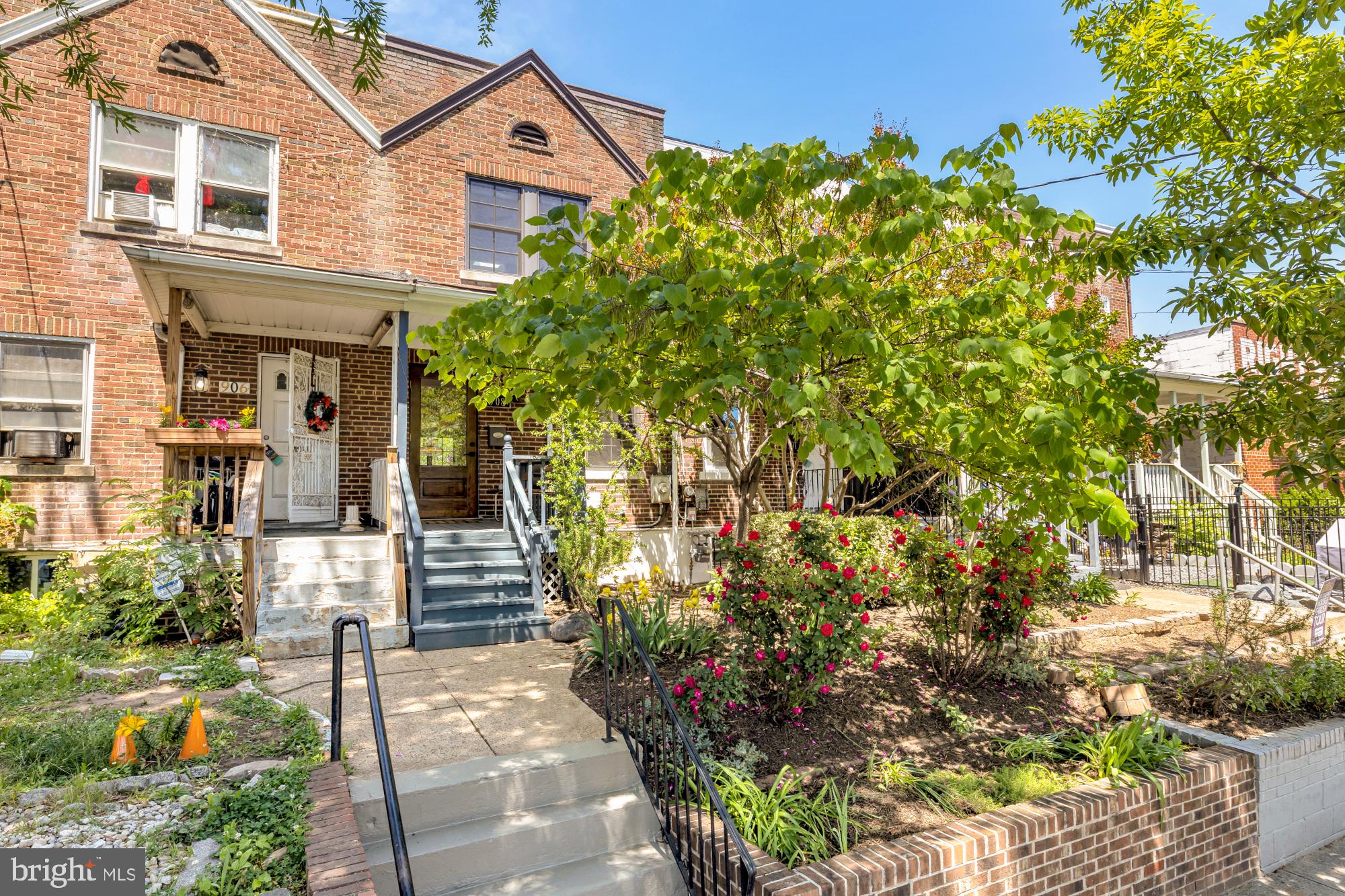 908 GIRARD STREET NE