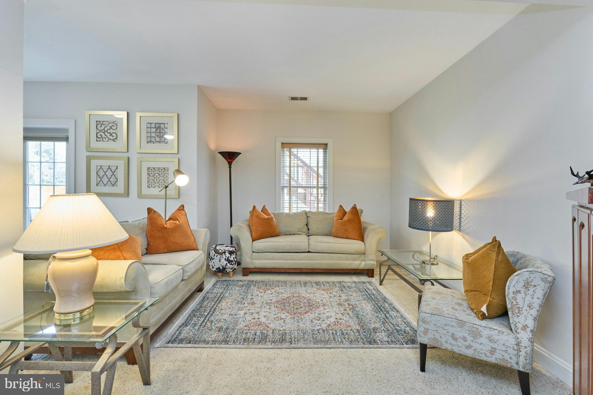 WESTHAMPTON - Residential