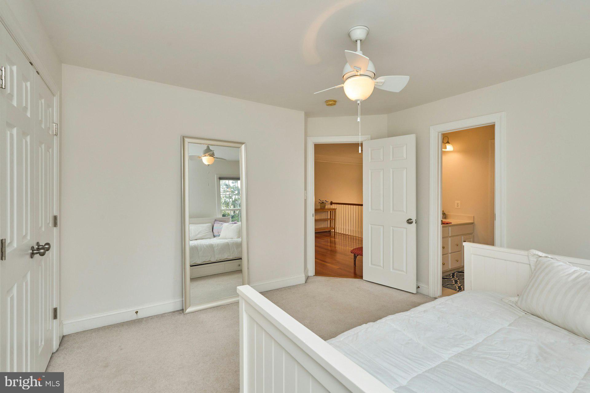 WESTHAMPTON - Residential