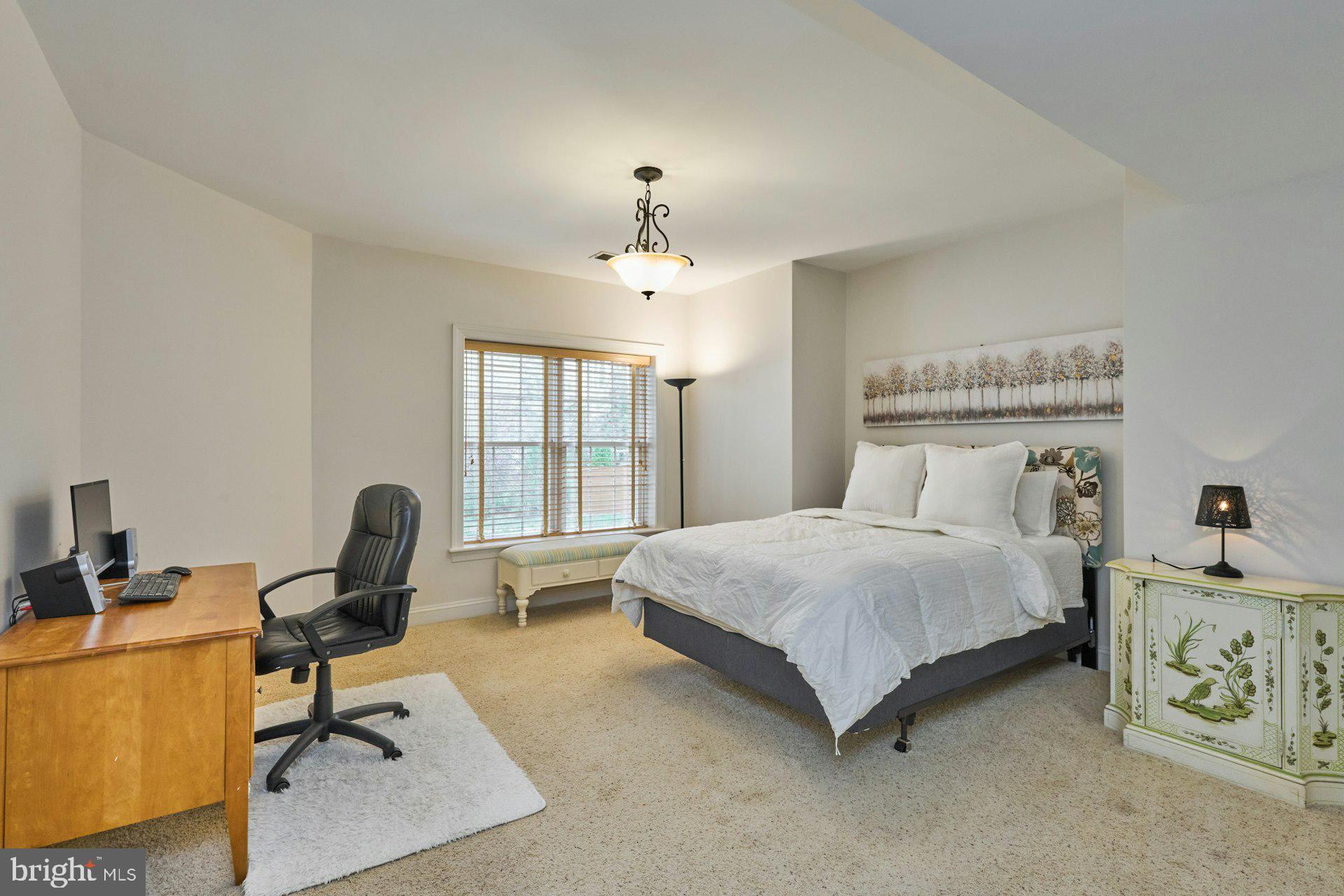 WESTHAMPTON - Residential