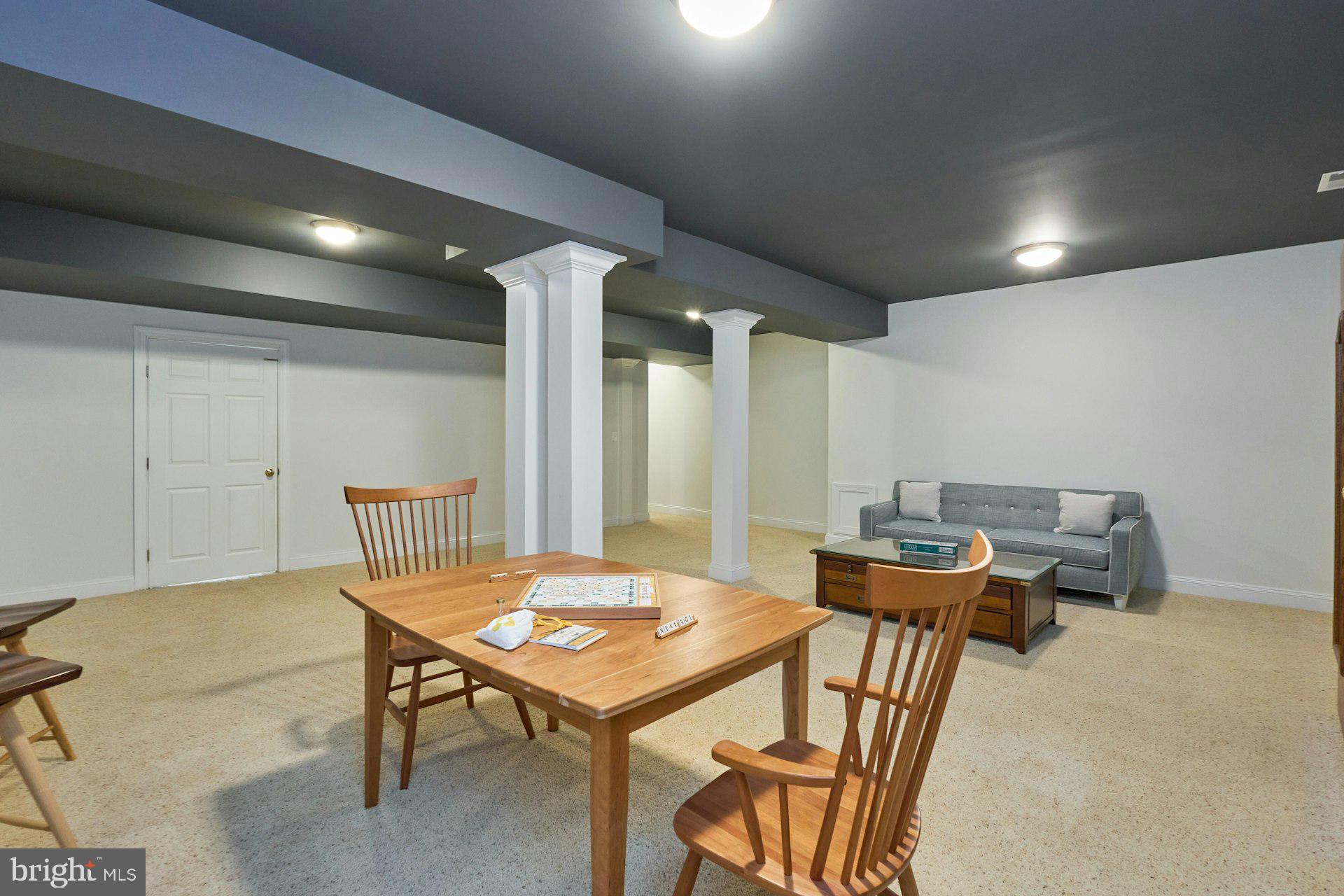 WESTHAMPTON - Residential