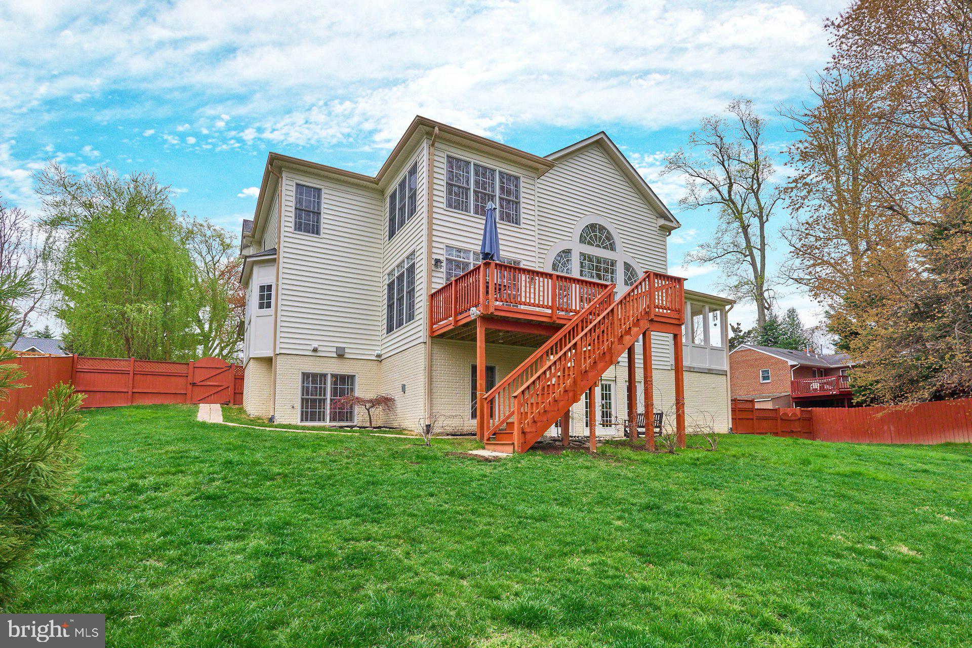 WESTHAMPTON - Residential