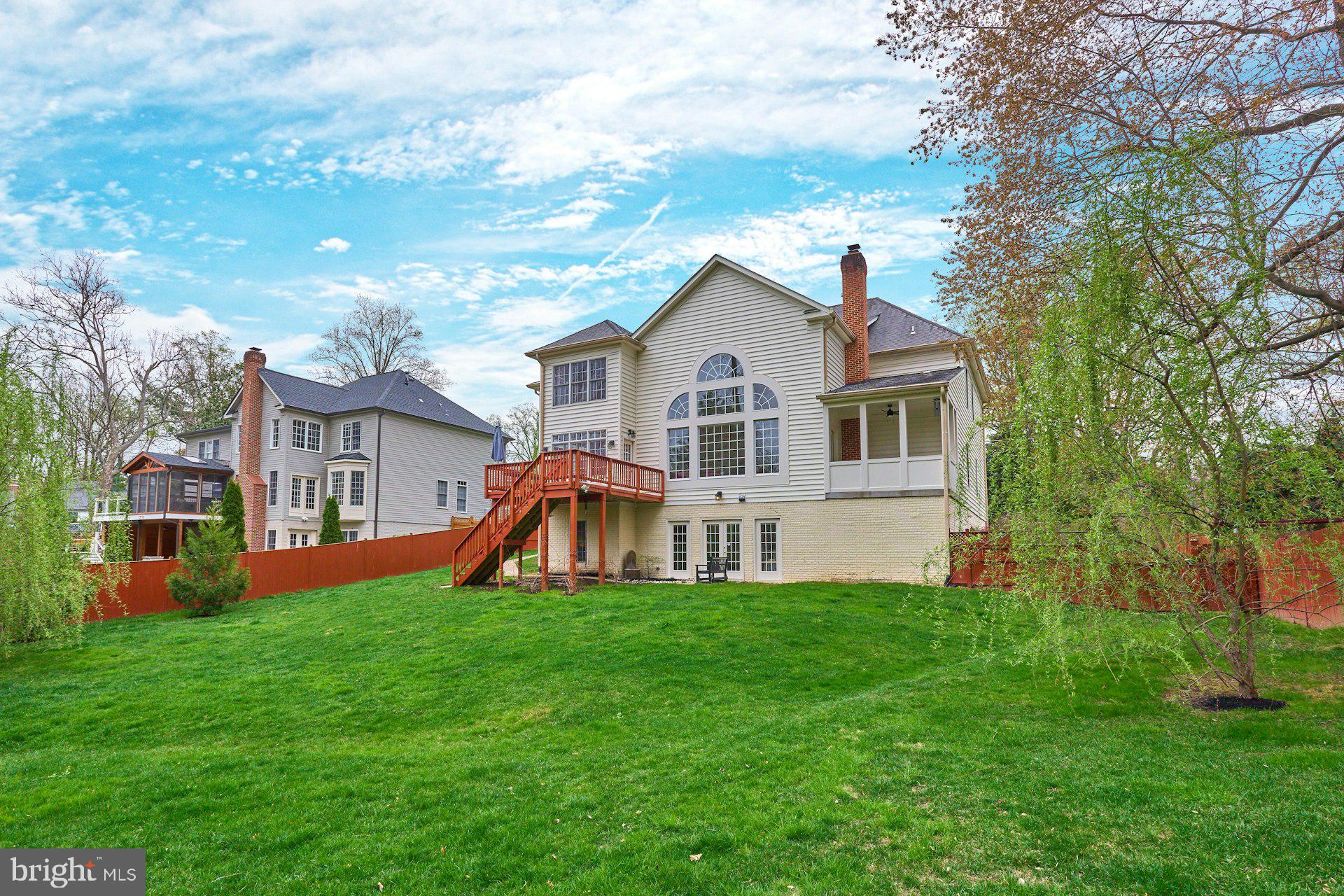 WESTHAMPTON - Residential