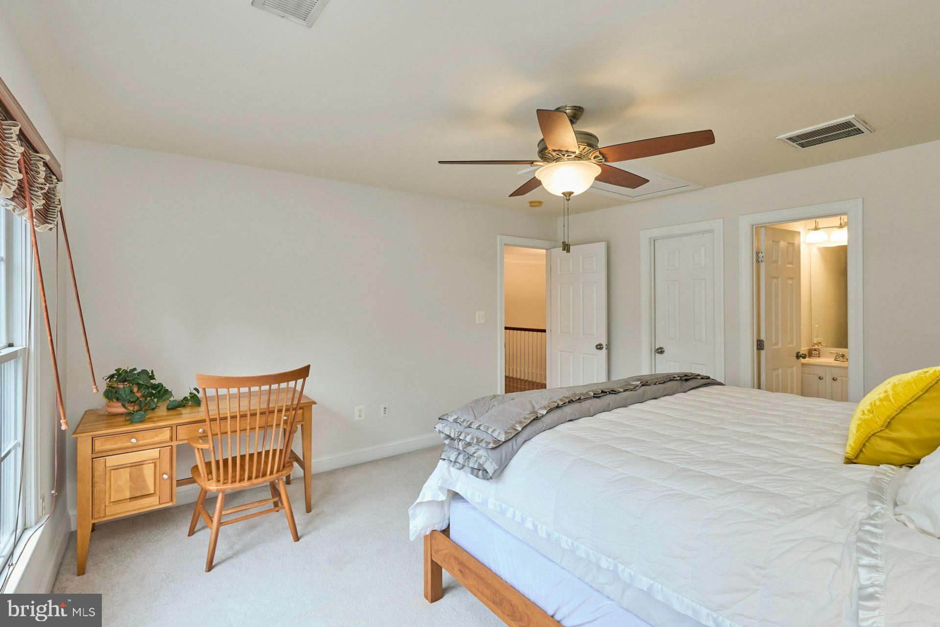 WESTHAMPTON - Residential