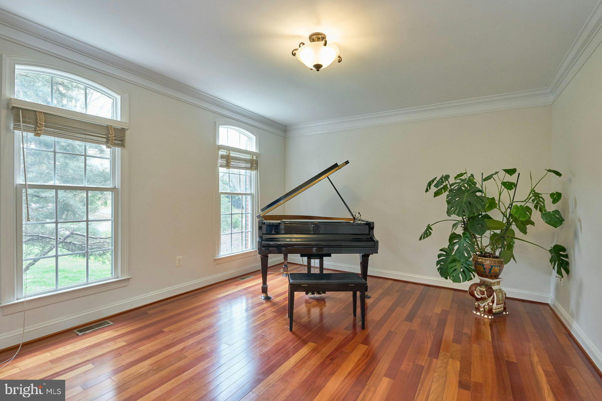 WESTHAMPTON - Residential