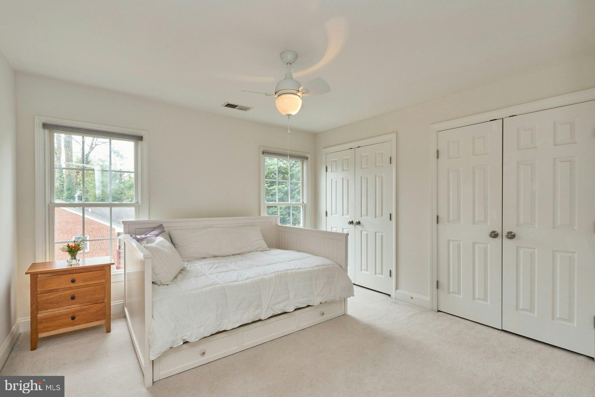 WESTHAMPTON - Residential