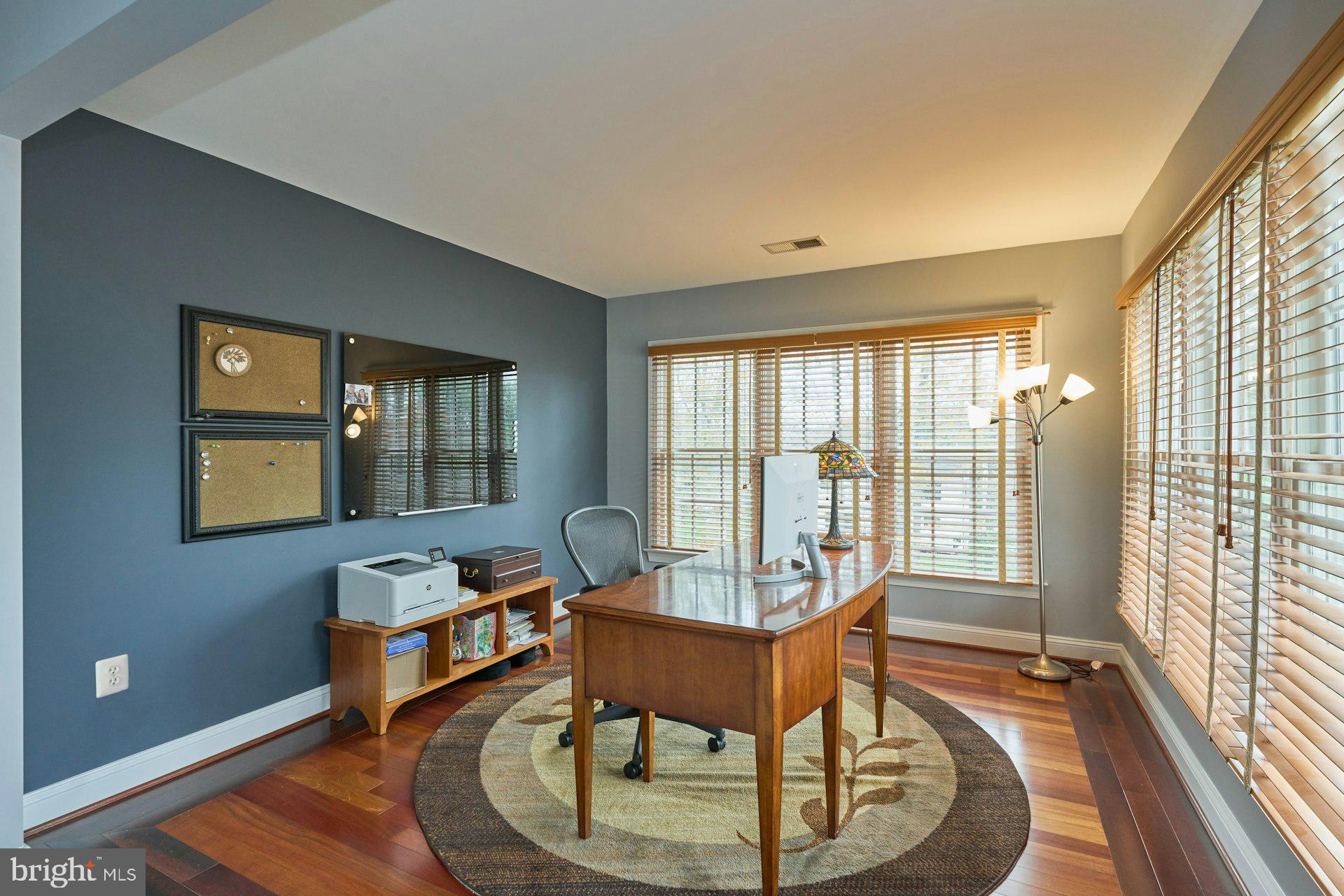 WESTHAMPTON - Residential