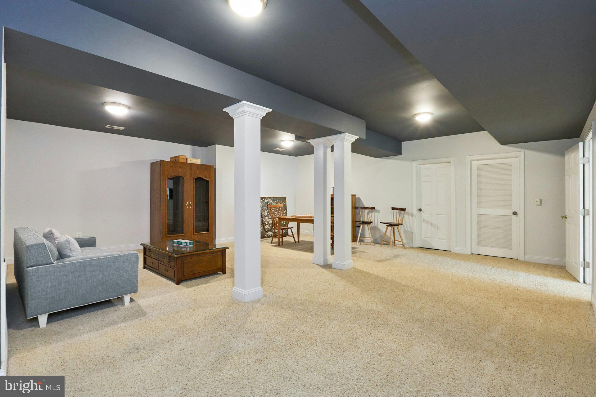 WESTHAMPTON - Residential