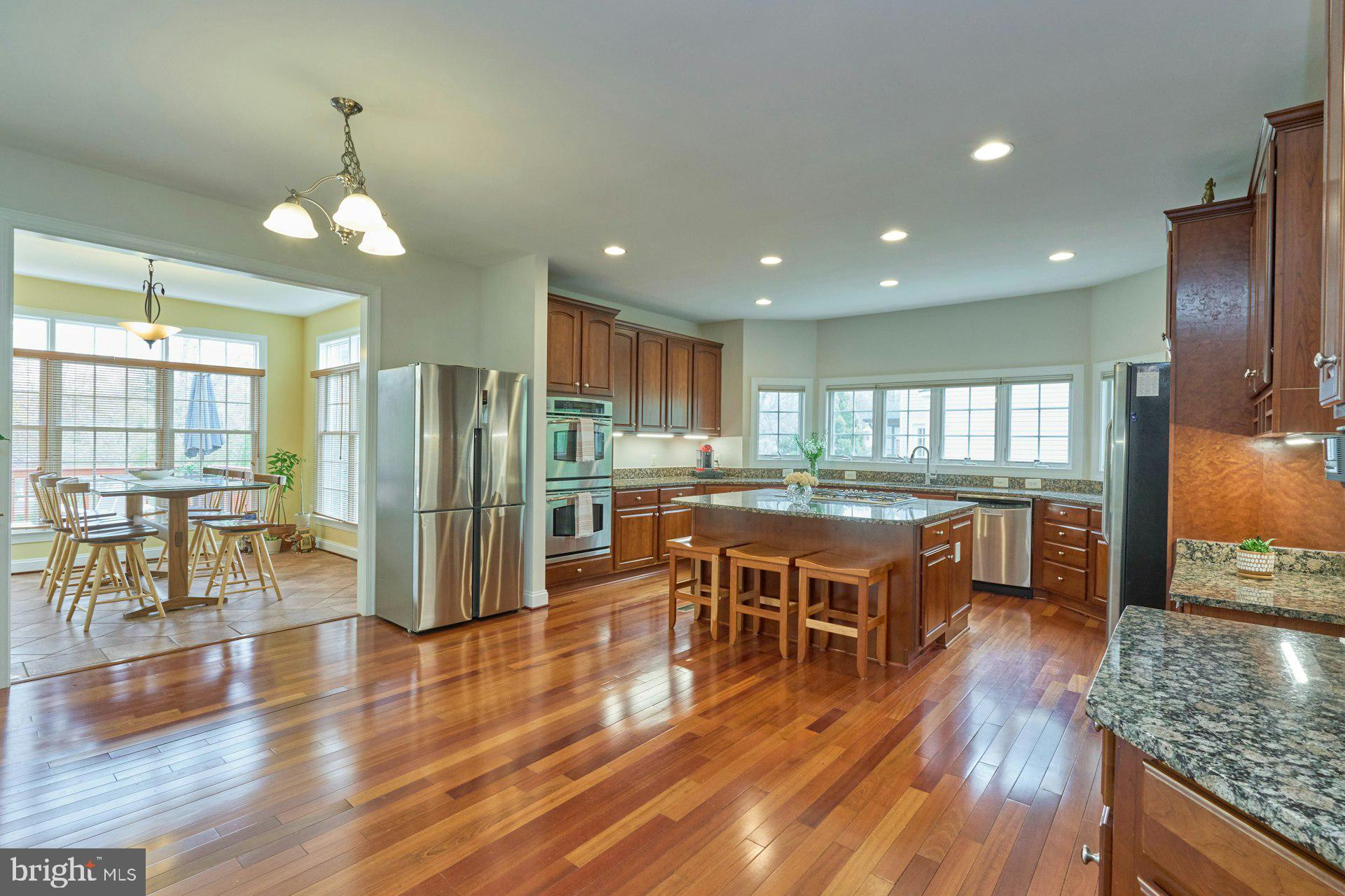 WESTHAMPTON - Residential